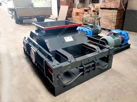 2PGC900X900大型雙齒輥猎奇软件發往內蒙古赤峰破碎煤