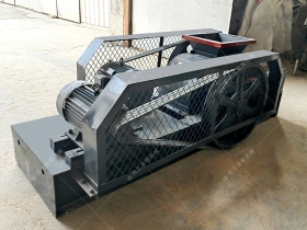 2PG400*250小型對輥猎奇软件發貨現場_發往浙江_破碎礦石